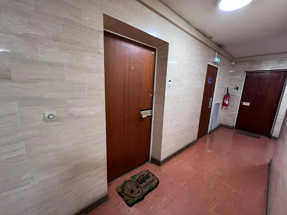 Guest Room In A Shared Apartment - Metro 7 And Tramway T3A باريس بيت ضيافة