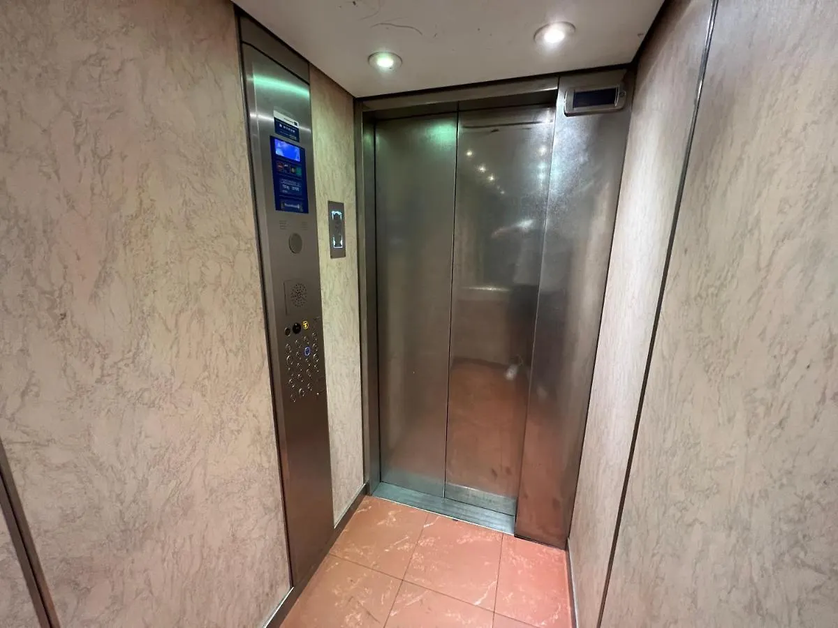 Guest Room In A Shared Apartment - Metro 7 And Tramway T3A باريس بيت ضيافة